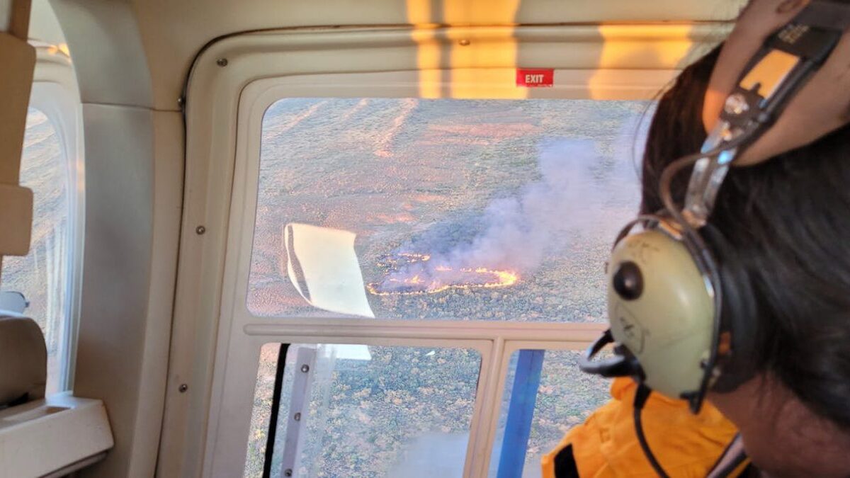 Australia quema el desierto para evitar que se propaguen los incendios destructivos