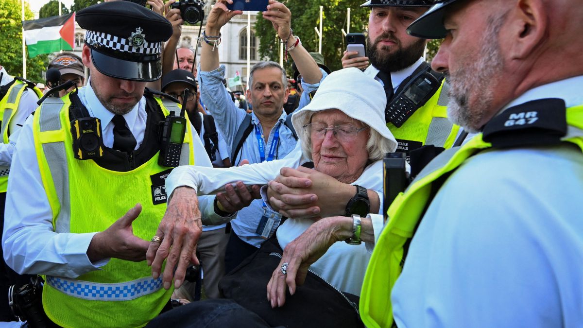 Los pensionistas británicos se radicalizan más que los jóvenes, al contrario que en la UE