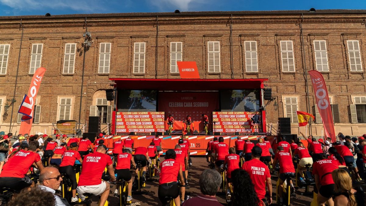 GO fit se suma a la salida de La Vuelta desde Turín y afianza su entrada en el mercado italiano
