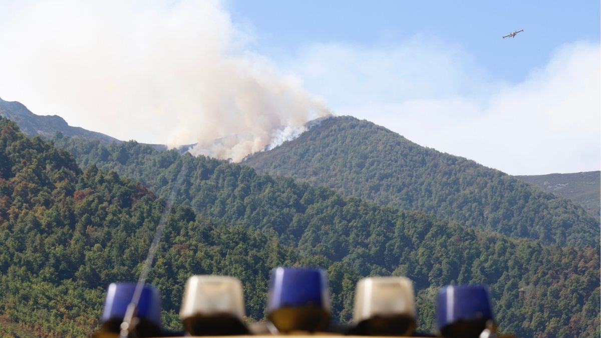 Asturias avanza en el control y estabilización de sus tres grandes incendios