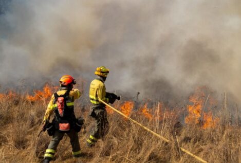 Heridos cuatro bomberos, uno de ellos en estado grave, en los incendios de Orense