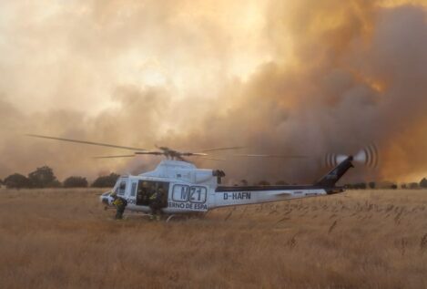 Evacuados 700 vecinos por el incendio de Molezuelas de la Carballeda (Zamora)