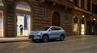 Por qué elegimos los coches que elegimos (y por qué China se come a Tesla)