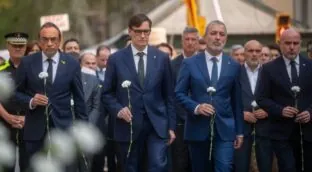 Barcelona rinde homenaje a las víctimas del 17-A en el octavo aniversario de los atentados