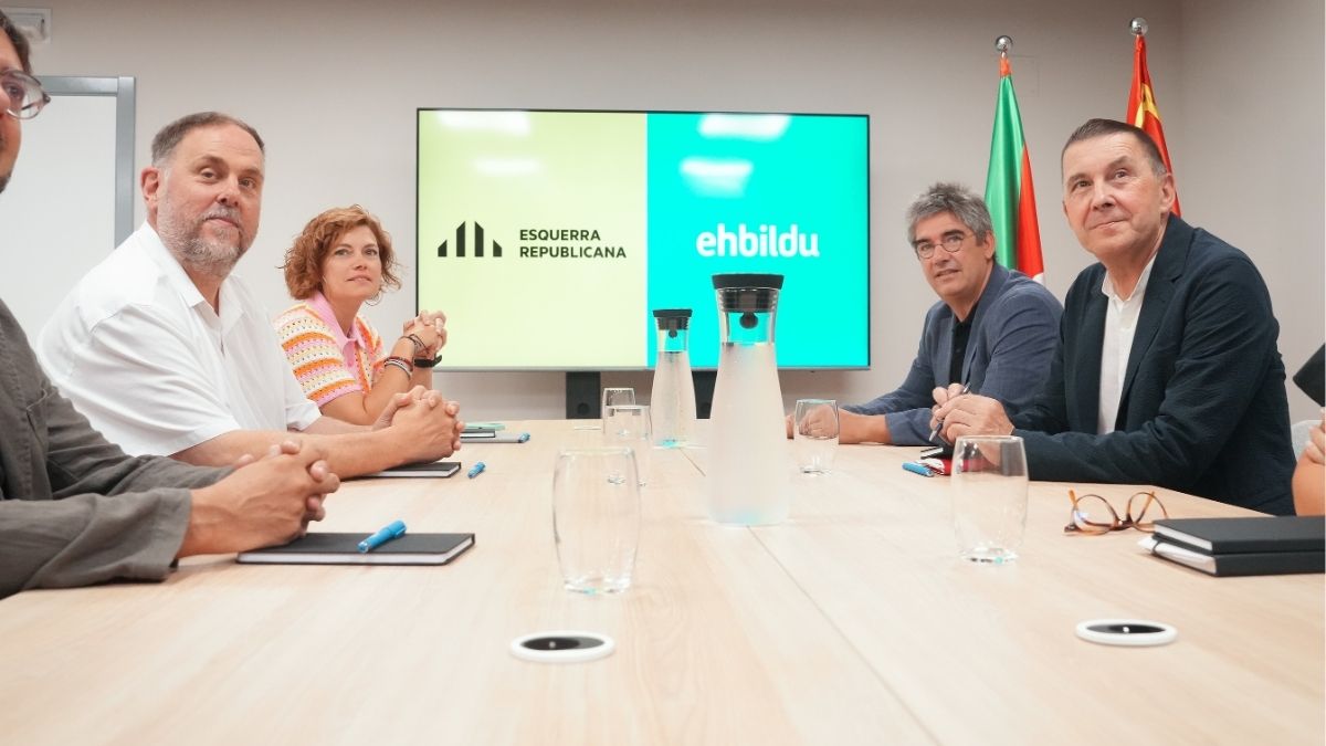 Bildu y ERC apuestan por «más construcción nacional» ante la «ola reaccionaria»