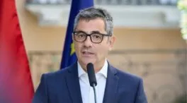 Bolaños desdeña las críticas del «bronceado y descansado» Bendodo a Protección Civil