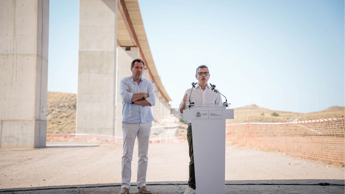 Bolaños pide «responsabilidad» ante los incendios y no recortar en prevención
