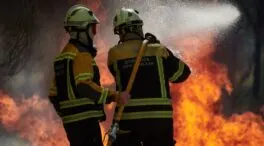 Un total de 80 efectivos por tierra continúan los trabajos en el incendio de Lubrín (Almería)