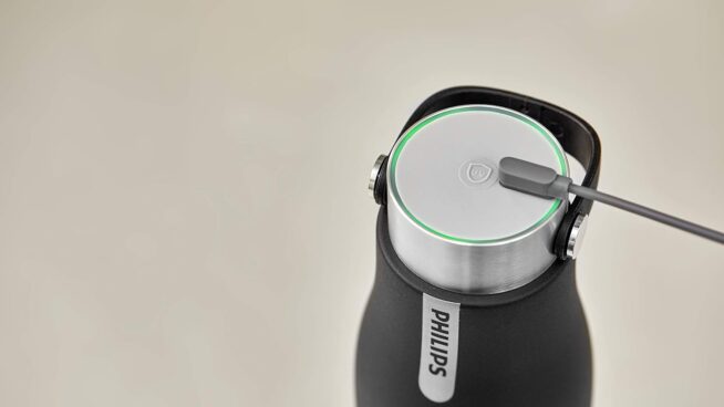 El futuro de la hidratación: botellas de agua inteligentes autolimpiables