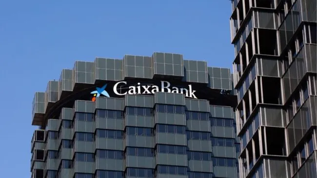 CaixaBank gana 1.572 millones en el primer trimestre, un 7% más