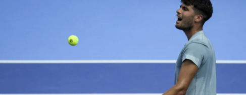 Alcaraz sufre para ganar a Dzumhur en su estreno en el abierto de Cincinnati