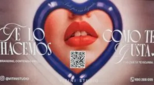 Chiclana retira una valla publicitaria criticada por sexista tras la queja de colectivos feministas