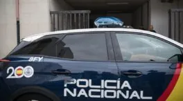 Dos policías abaten a tiros a un hombre que intentó agredirles con un cuchillo en Valencia
