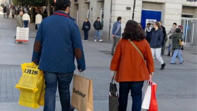El comercio minorista moderó el avance de sus ventas al 4,3% en julio y suma 13 meses de alzas