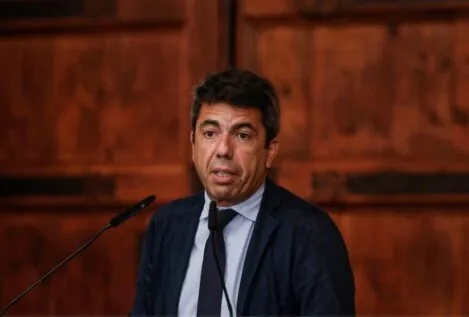 Mazón defiende condecorar a sus escoltas del día de la dana