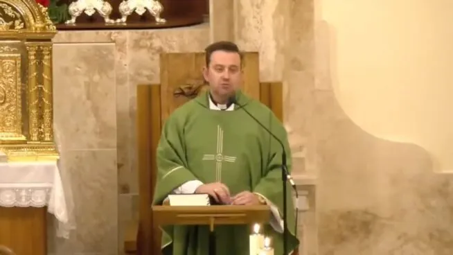 El cura de Valdepeñas denuncia la explotación de temporeros en La Mancha: «Son personas»