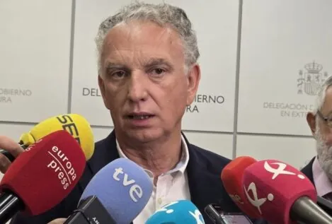 El delegado del Gobierno en Extremadura reafirma que «nunca» dijo que fuera diplomado