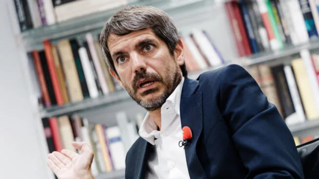 Urtasun ve avances en la reducción de jornada con posible reunión Díaz-Puigdemont