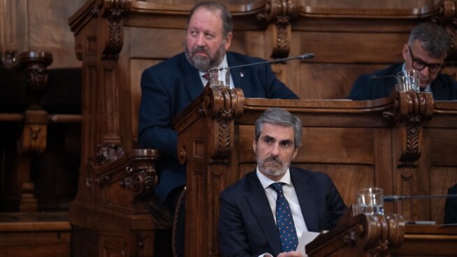 PP y Vox exigen actuar contra los ataques a comercios por no usar el catalán