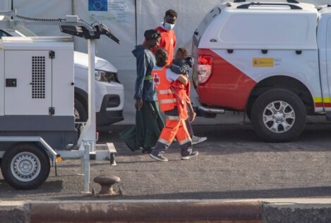 Canarias avisa que la Fiscalía intervendrá si no hay reparto de menores inmigrantes
