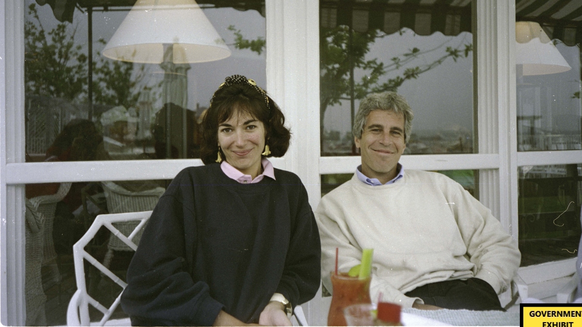 Trasladan a la mujer de Jeffrey Epstein a una prisión de baja seguridad en Texas