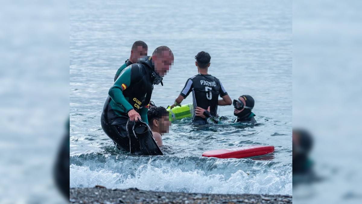 La Guardia Civil sigue al límite en Ceuta: cientos de menores marroquíes intentan cruzar a nado