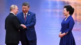 Xi Jinping escenifica la influencia china con una cumbre internacional junto a Putin y Modi