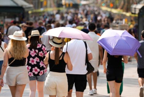 Barcelona se divide entre «turismo de calidad» y el destino «más masificado del mundo»