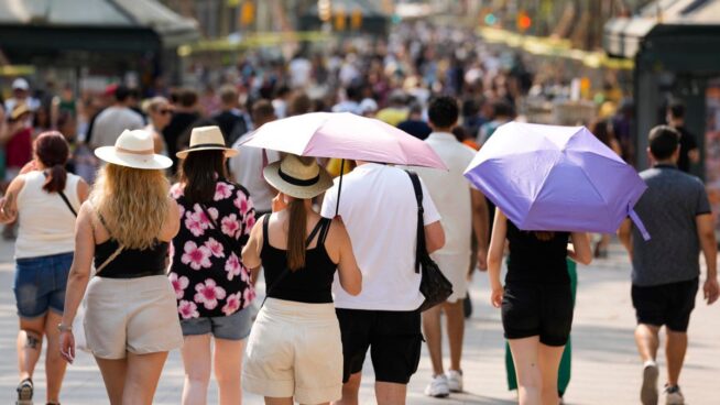 Barcelona se divide entre «turismo de calidad» y el destino «más masificado del mundo»