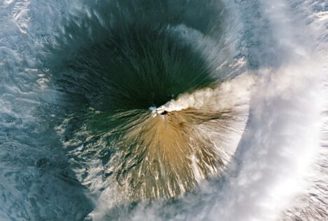 Entra en erupción un segundo volcán en el este de Rusia tras el terremoto de magnitud 8,8