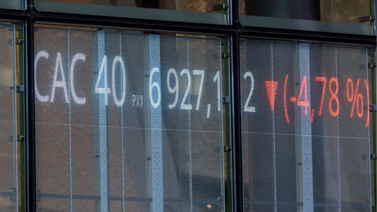 La incertidumbre política arrastra a la Bolsa de París y eleva el coste de la deuda francesa