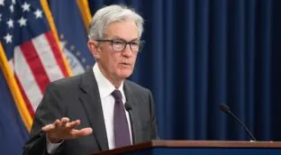 Powell abre la puerta a una bajada de tipos de la Reserva Federal