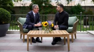 Starmer recibe a Zelenski para hablar de las «expectativas» de la cumbre de Alaska