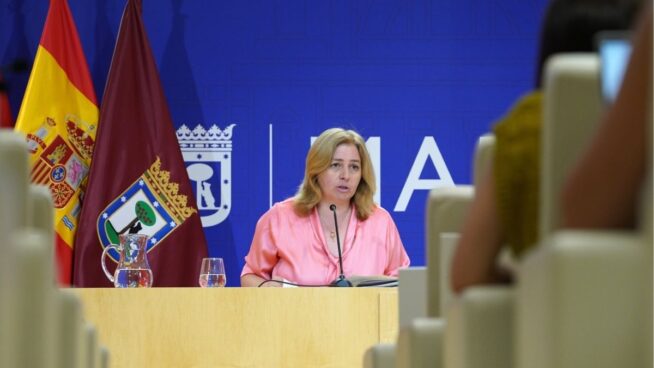 Madrid rechaza las políticas migratorias del Gobierno y exige una inmigración «regulada»
