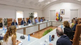 Mañueco reúne a su Gobierno para coordinar la respuesta a los incendios en Castilla y León