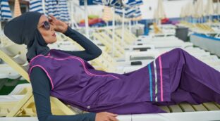 El nuevo régimen de Siria impone el uso del burkini en playas y piscinas públicas