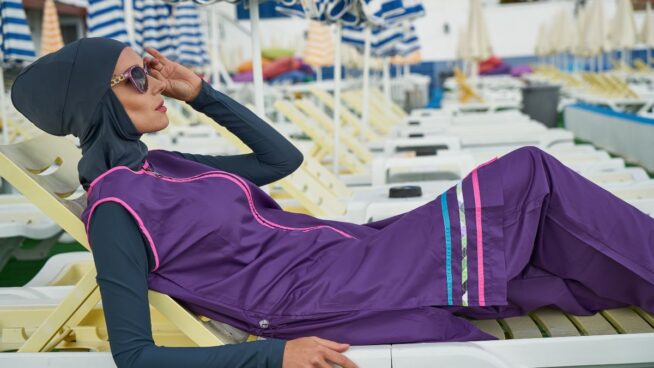 El nuevo régimen de Siria impone el uso del burkini en playas y piscinas públicas
