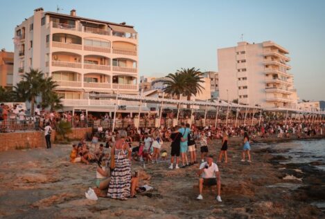 El turismo mundial bate récord de contribución al PIB global en 2025, con 9,8 billones