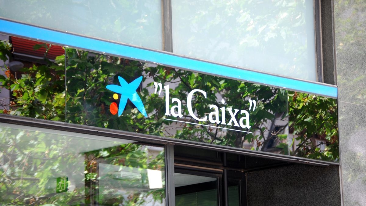 La IA generativa revoluciona la atención al cliente en empresas de banca, retail y moda