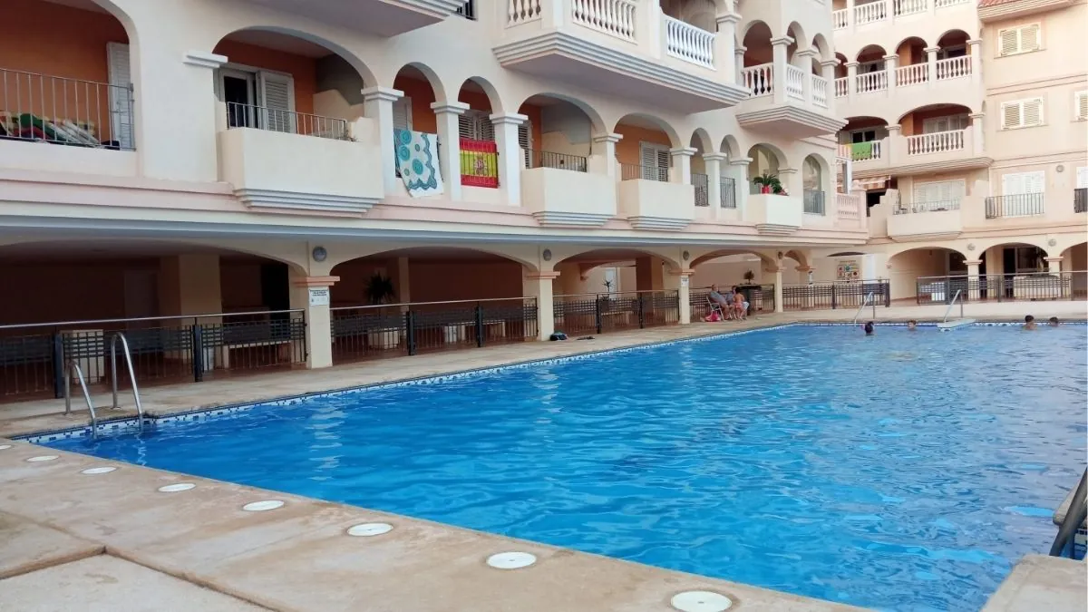 Comprar un piso con piscina lo encarece una media del 91%, según Idealista
