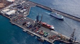 Un remolcador con 49 polizones a bordo llega a Lanzarote procedente de Senegal