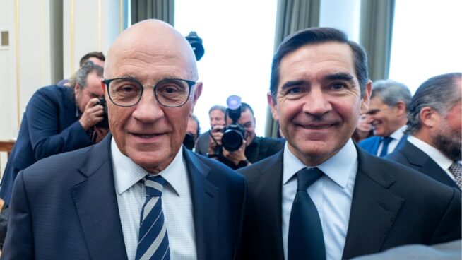 Banco Sabadell sube un 1,8% y BBVA, un 0,25% tras ratificar la continuidad de la OPA