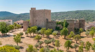De viaje a San Martín de Valdeiglesias: en busca de naturaleza, historia y buen vino