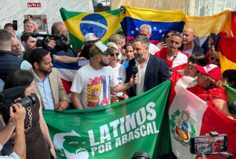 La defensa de Vox de la inmigración latina abre una brecha con parte de su electorado joven