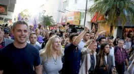 Un tenso acto de campaña con Karina Milei termina con forcejeos y al menos dos detenidos