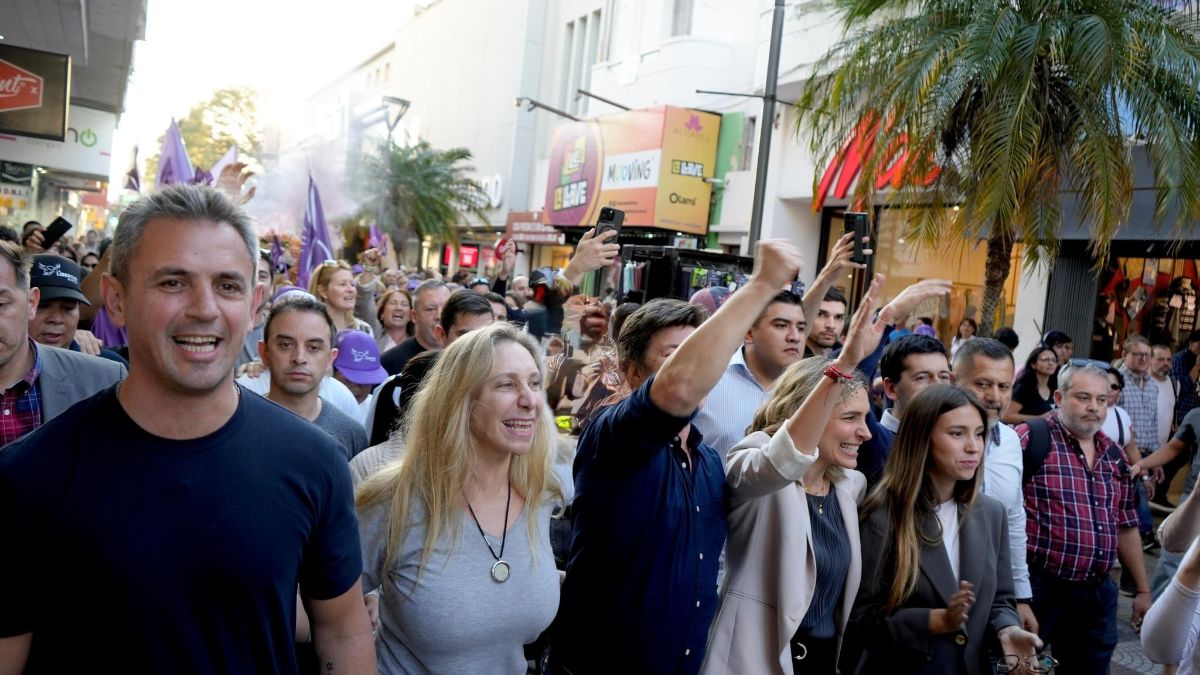 Un tenso acto de campaña con Karina Milei termina con forcejeos y al menos dos detenidos