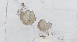 Adiós a la humedad: el método alemán que arrasa en las casas antiguas