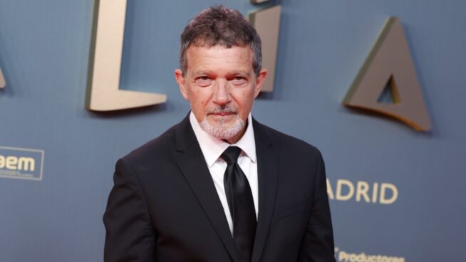 La playa que enamora a Antonio Banderas está en Andalucía: arena dorada, elegante y tranquila