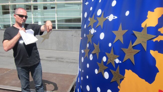 El bufón independentista y la muerte de Lambán