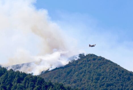 Asturias evacua seis pueblos ante la gravedad y rapidez del nuevo incendio de Ibias